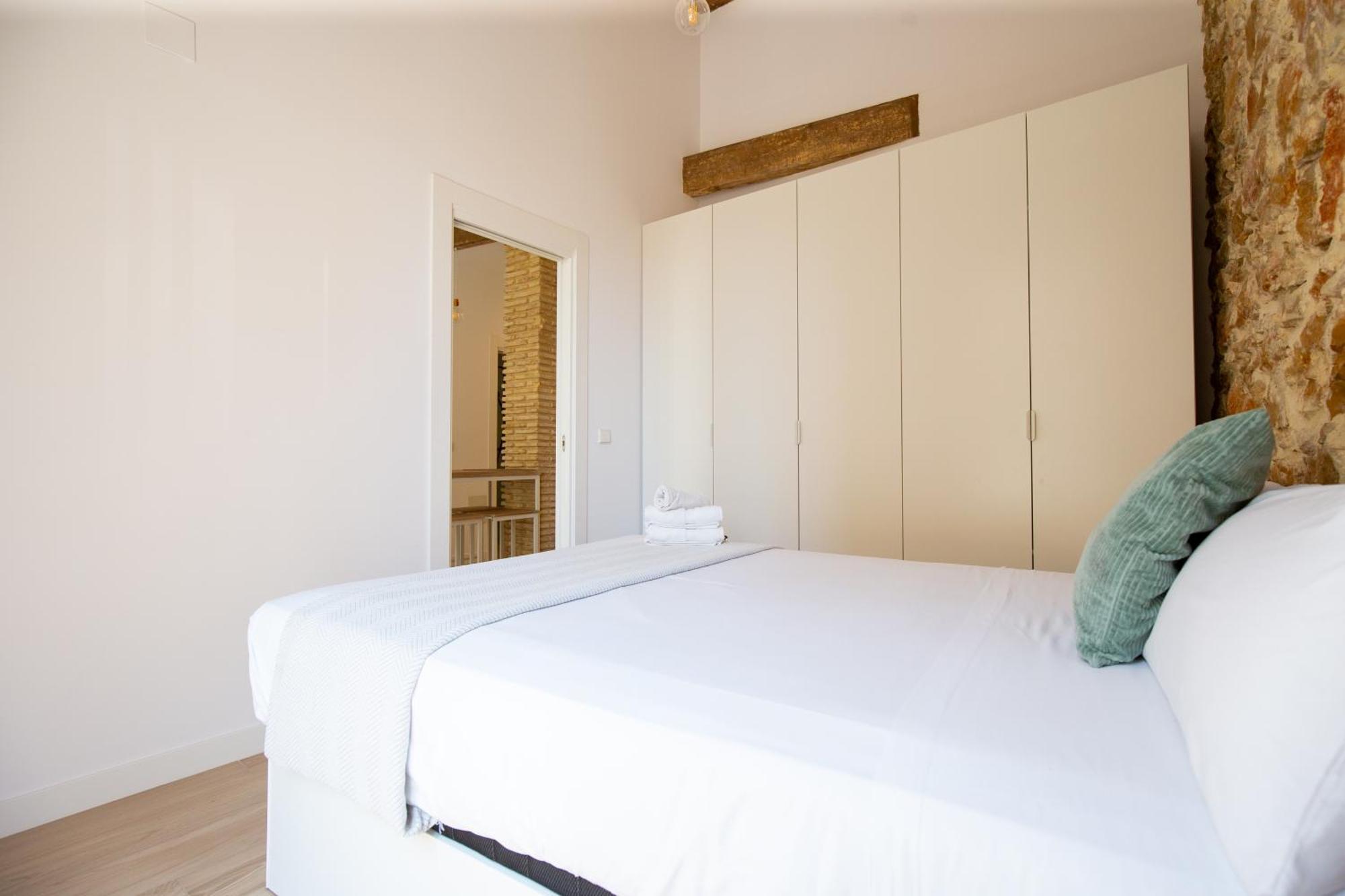 Colon 29 Apartments Дения Экстерьер фото
