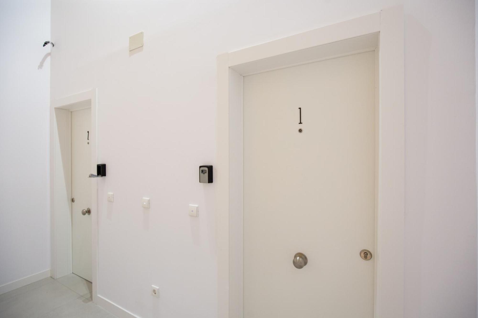 Colon 29 Apartments Дения Экстерьер фото