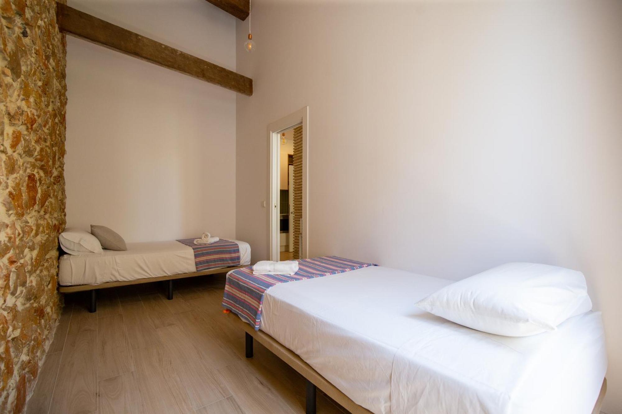 Colon 29 Apartments Дения Экстерьер фото